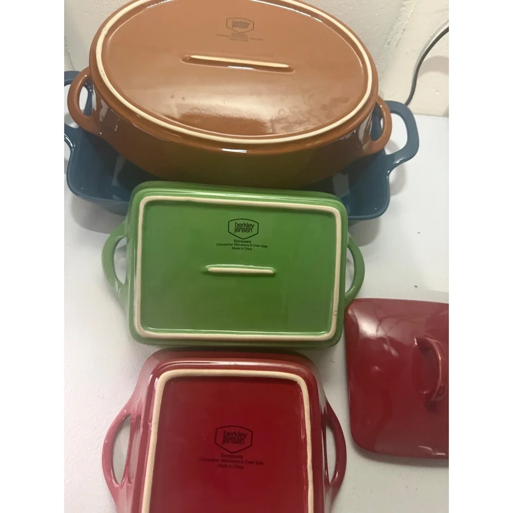 Berkley Jensen Stoneware Bakeware Set 4 Piece Multi Color Casserole Dishes Lid